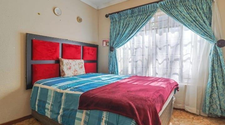 6 Bedroom Property for Sale in Winchester Hills Gauteng