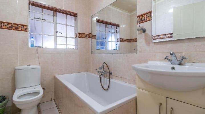 6 Bedroom Property for Sale in Winchester Hills Gauteng