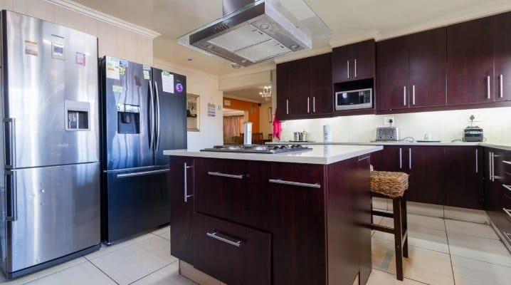 6 Bedroom Property for Sale in Winchester Hills Gauteng