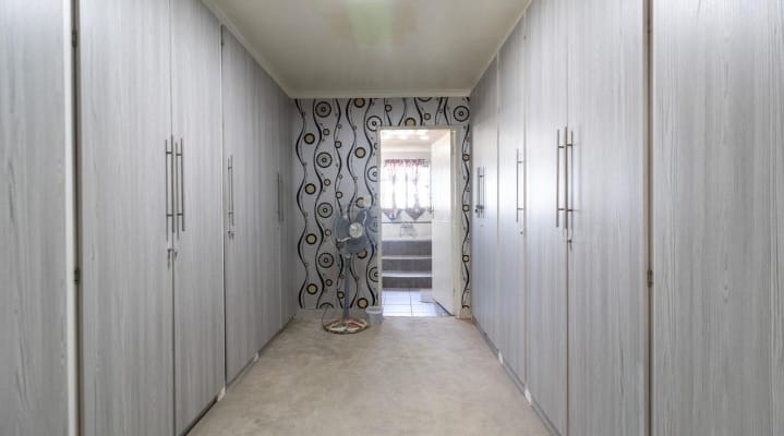 6 Bedroom Property for Sale in Winchester Hills Gauteng