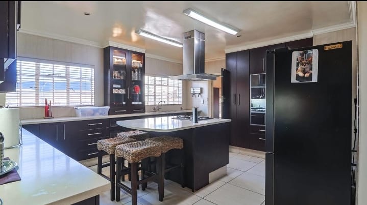 6 Bedroom Property for Sale in Winchester Hills Gauteng