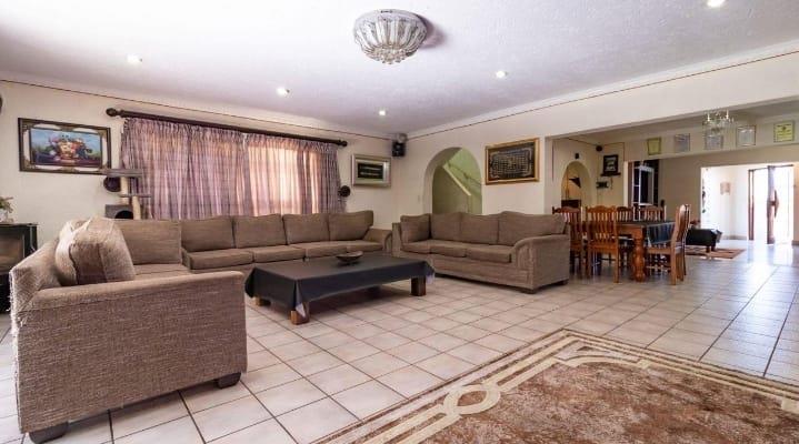 6 Bedroom Property for Sale in Winchester Hills Gauteng