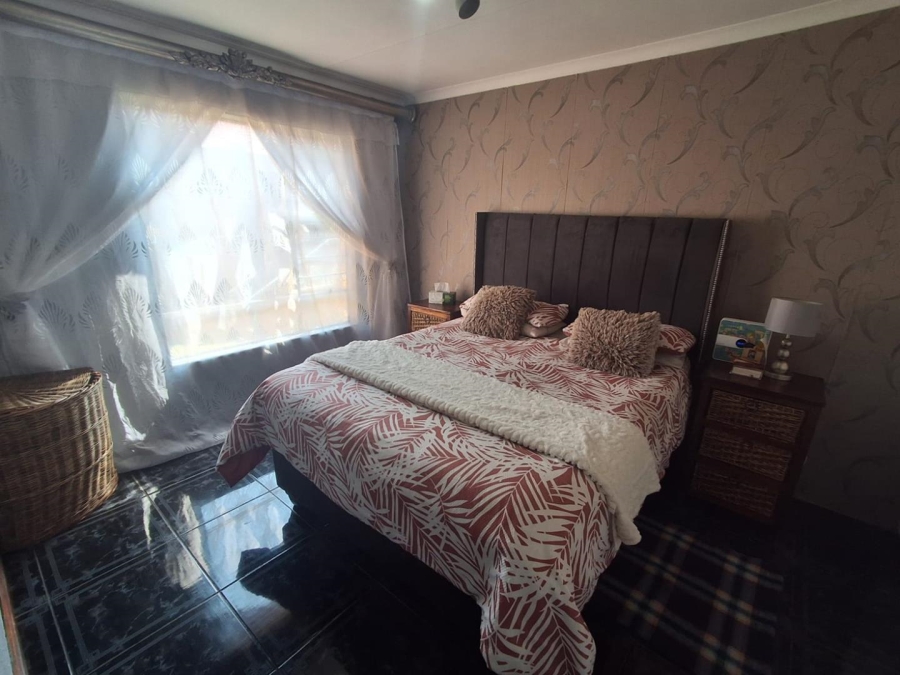 2 Bedroom Property for Sale in Liefde en Vrede Gauteng