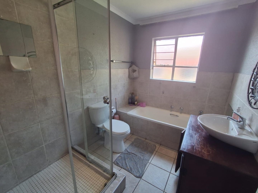 2 Bedroom Property for Sale in Liefde en Vrede Gauteng