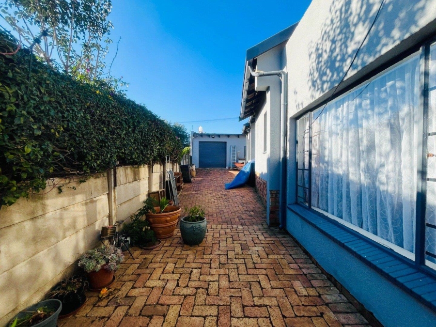 4 Bedroom Property for Sale in Suideroord Gauteng