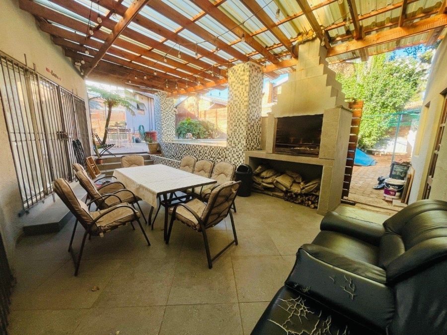 4 Bedroom Property for Sale in Suideroord Gauteng