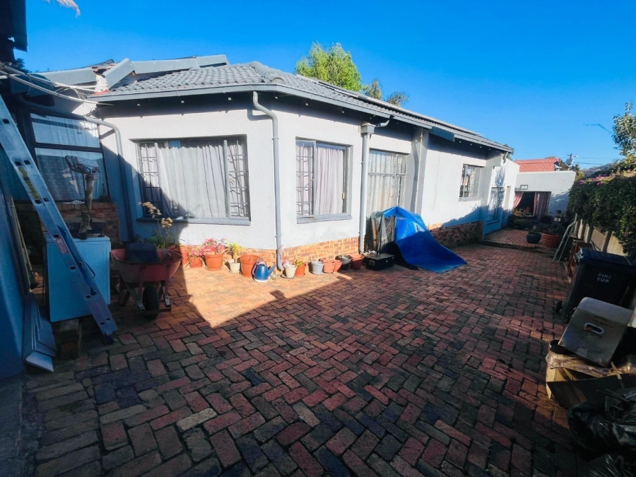 4 Bedroom Property for Sale in Suideroord Gauteng