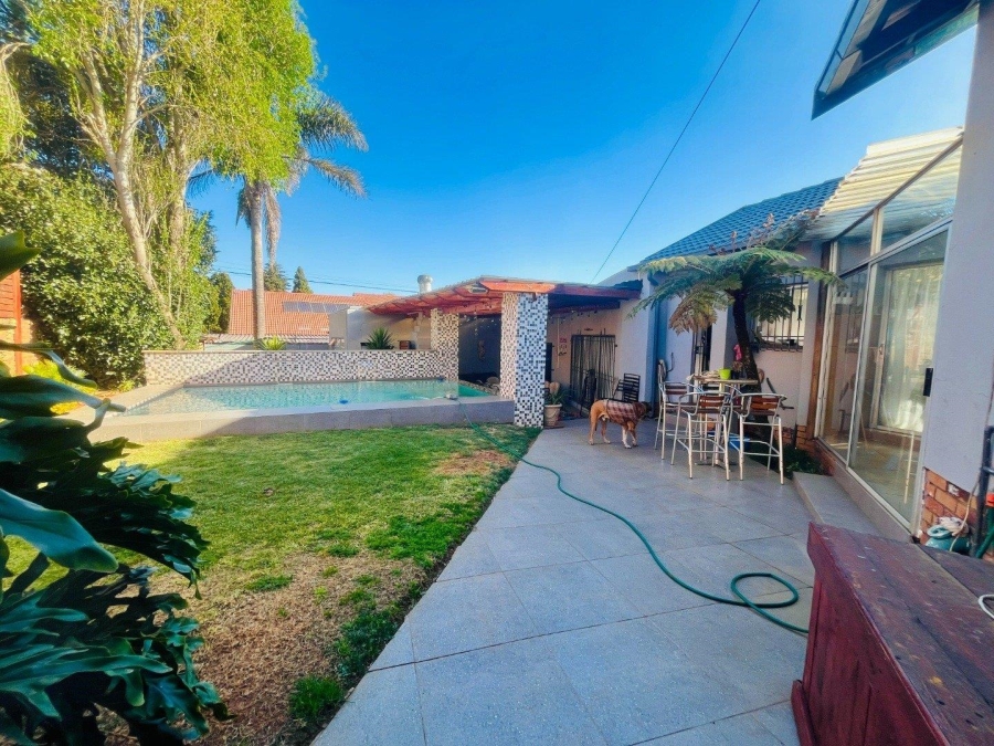 4 Bedroom Property for Sale in Suideroord Gauteng