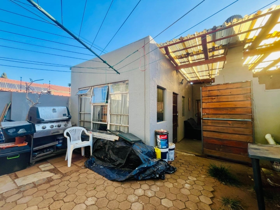4 Bedroom Property for Sale in Suideroord Gauteng