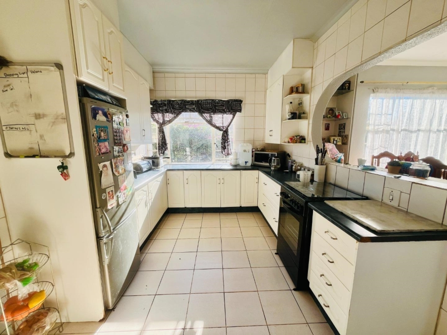 4 Bedroom Property for Sale in Suideroord Gauteng
