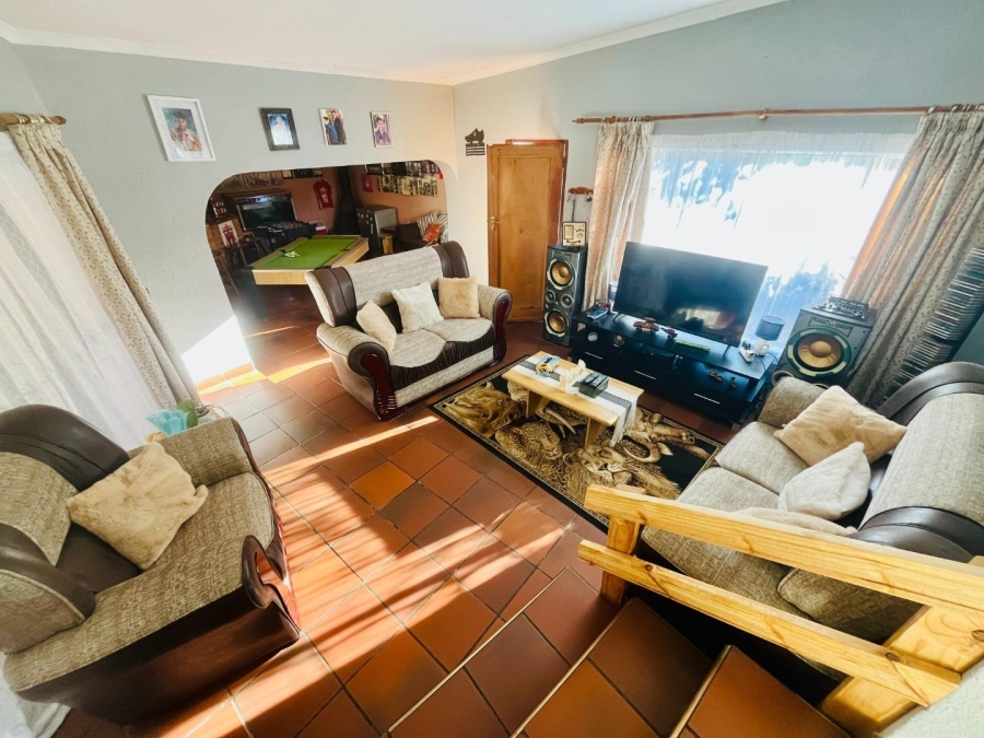 4 Bedroom Property for Sale in Suideroord Gauteng