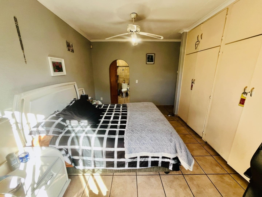 4 Bedroom Property for Sale in Suideroord Gauteng
