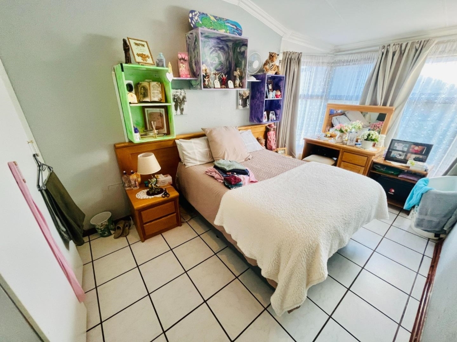 4 Bedroom Property for Sale in Suideroord Gauteng