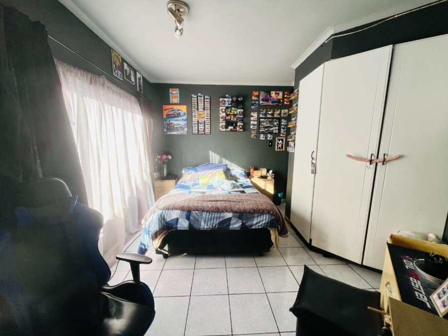 4 Bedroom Property for Sale in Suideroord Gauteng