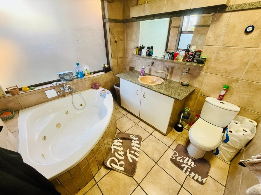 4 Bedroom Property for Sale in Suideroord Gauteng