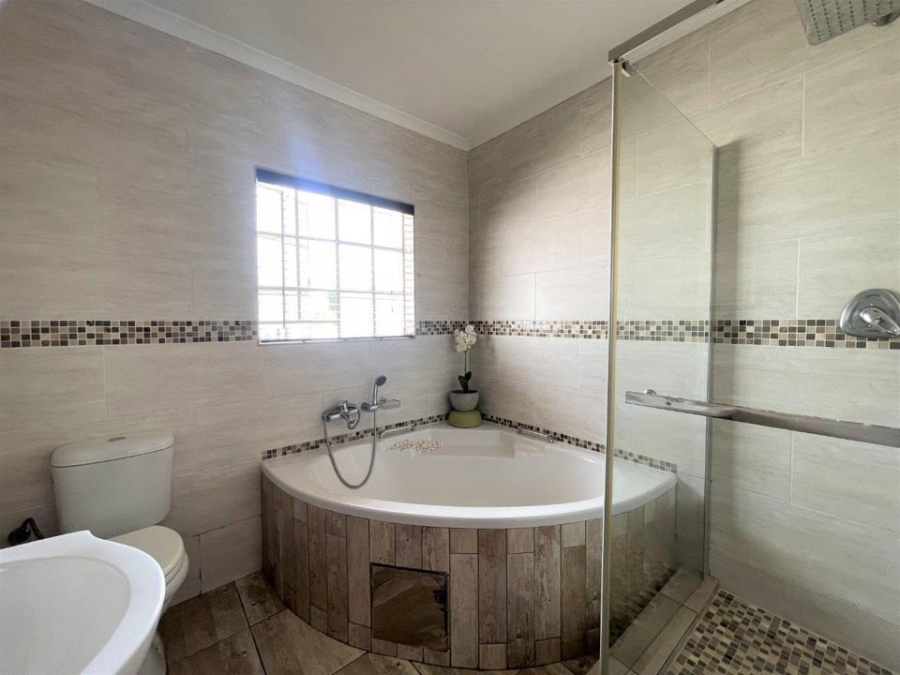 3 Bedroom Property for Sale in Castleview Gauteng