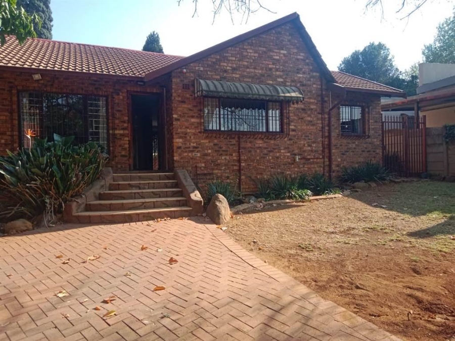 3 Bedroom Property for Sale in Mulbarton Gauteng