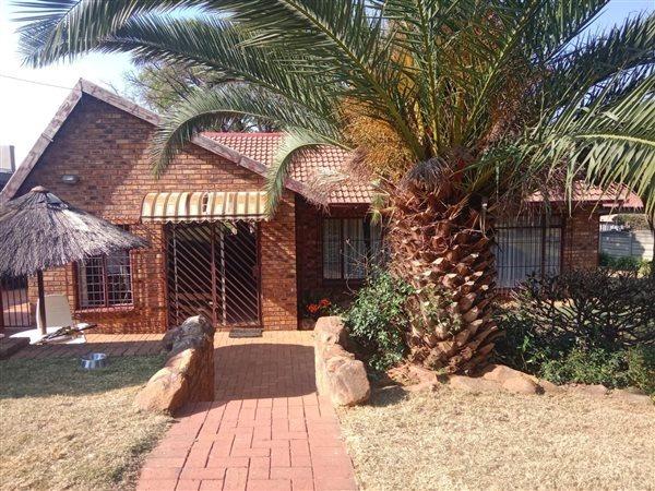 3 Bedroom Property for Sale in Mulbarton Gauteng