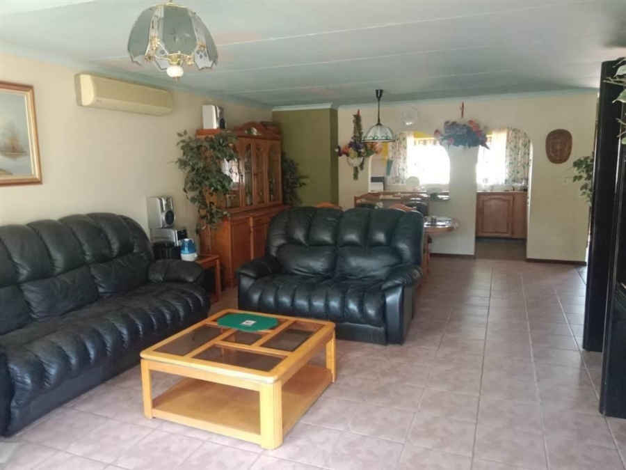 3 Bedroom Property for Sale in Mulbarton Gauteng