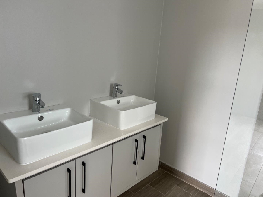 To Let 3 Bedroom Property for Rent in Olympus Gauteng