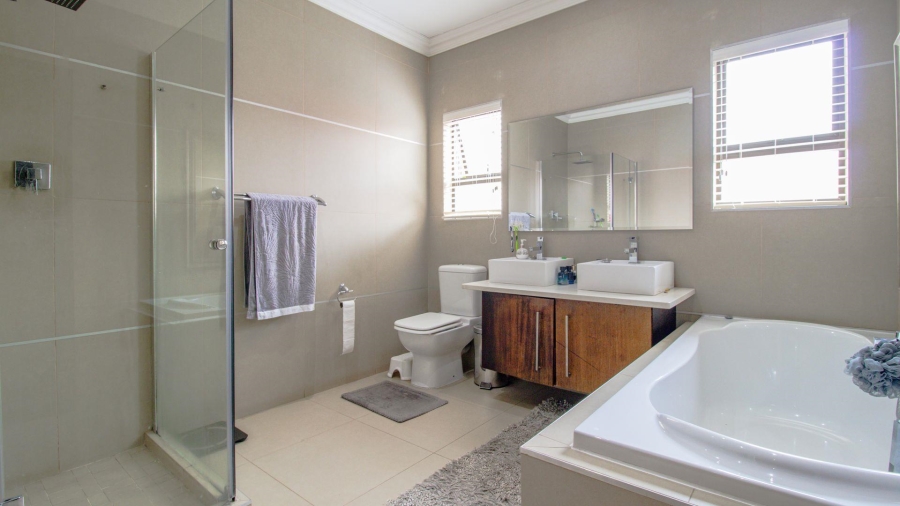 4 Bedroom Property for Sale in Fairland Gauteng