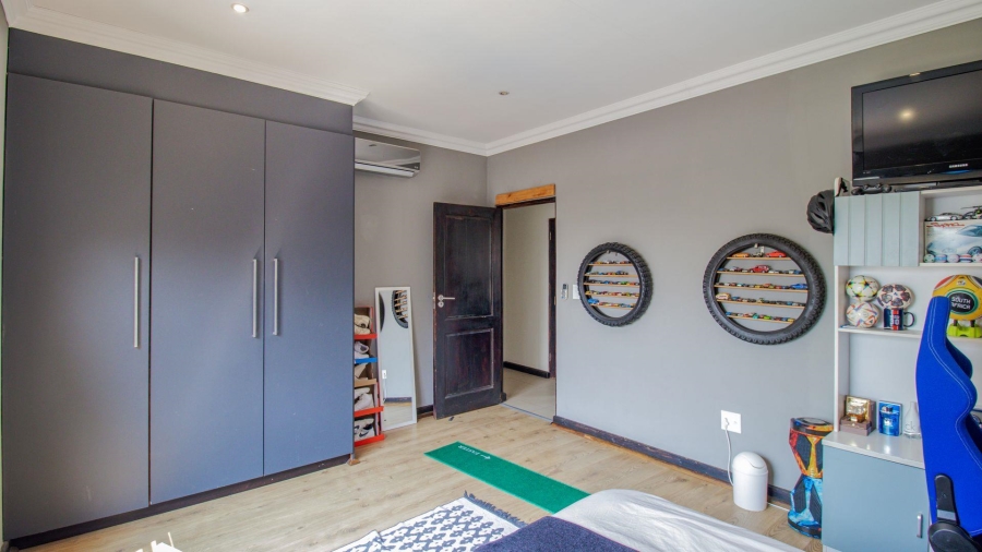 4 Bedroom Property for Sale in Fairland Gauteng