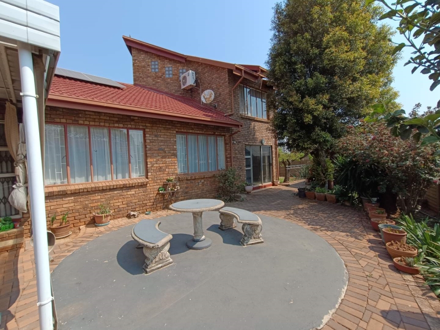 3 Bedroom Property for Sale in Rooihuiskraal Gauteng