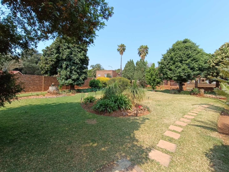 3 Bedroom Property for Sale in Rooihuiskraal Gauteng