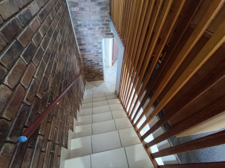 3 Bedroom Property for Sale in Rooihuiskraal Gauteng