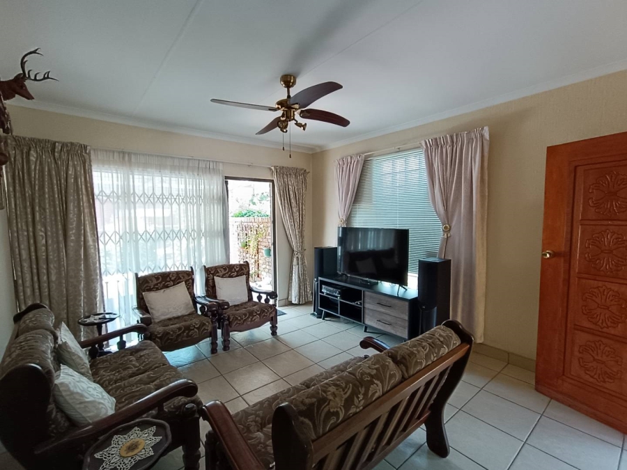3 Bedroom Property for Sale in Rooihuiskraal Gauteng