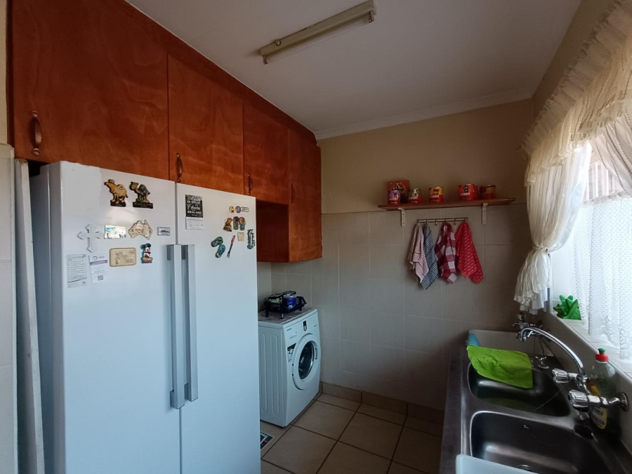 3 Bedroom Property for Sale in Rooihuiskraal Gauteng