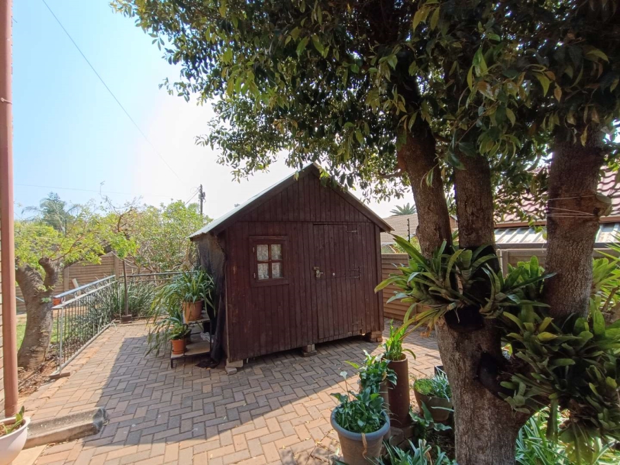 3 Bedroom Property for Sale in Rooihuiskraal Gauteng