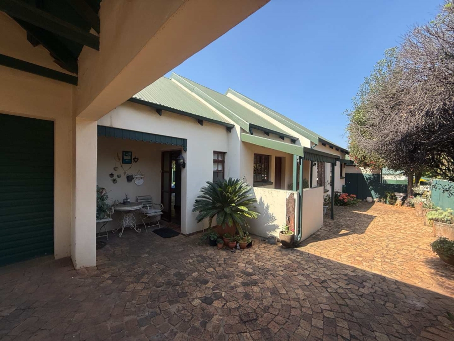 To Let 3 Bedroom Property for Rent in Weltevreden Park Ext 1 Gauteng