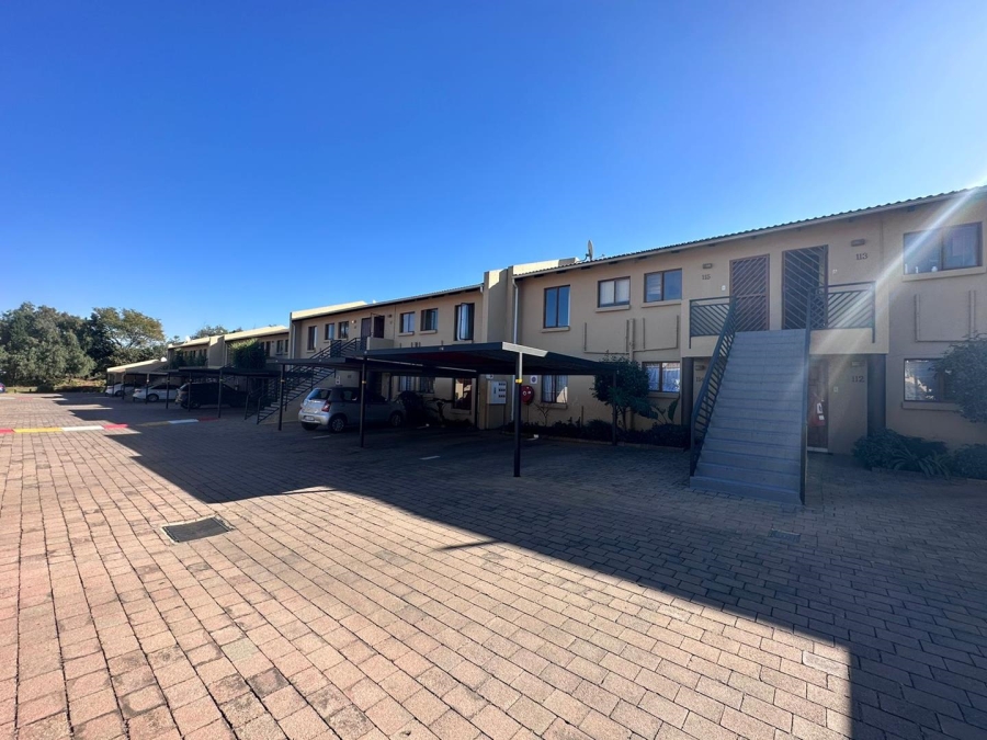 To Let 2 Bedroom Property for Rent in Fairland Gauteng