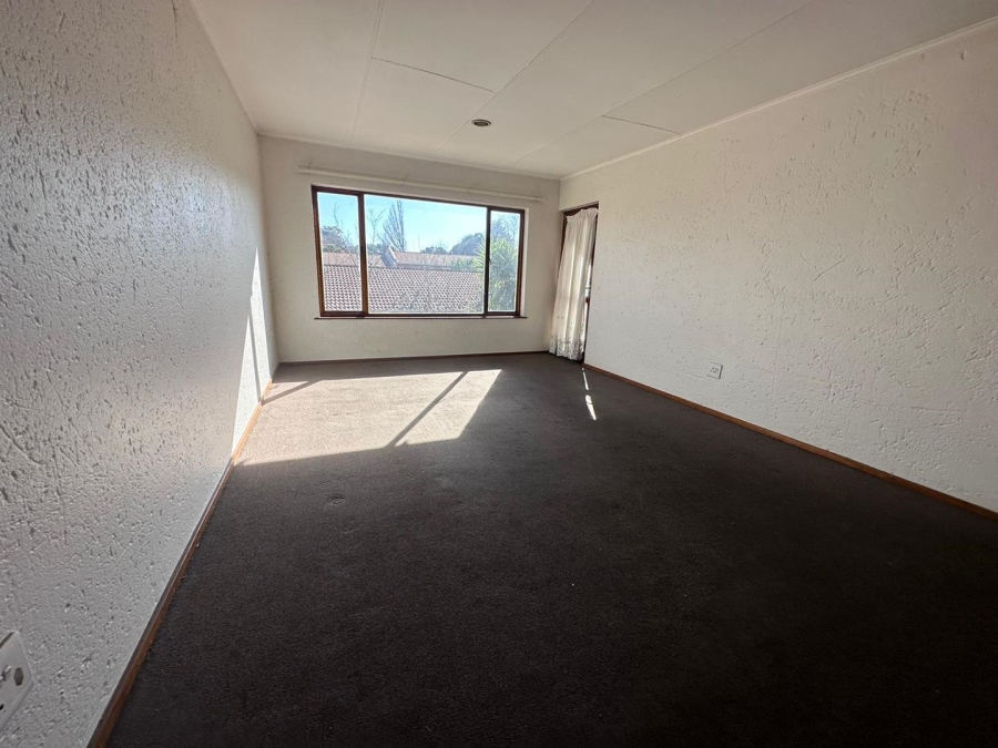 To Let 2 Bedroom Property for Rent in Fairland Gauteng
