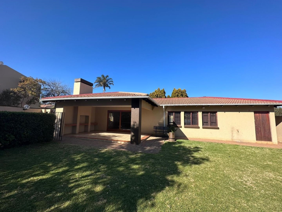 To Let 2 Bedroom Property for Rent in Fairland Gauteng