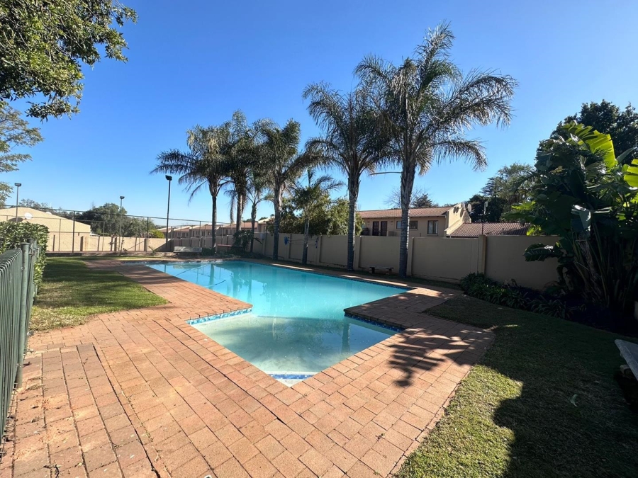 To Let 2 Bedroom Property for Rent in Fairland Gauteng