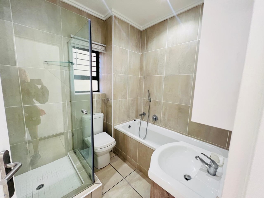 To Let 2 Bedroom Property for Rent in Fourways Gauteng