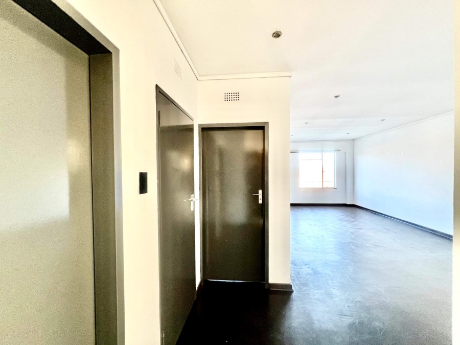 To Let 1 Bedroom Property for Rent in Malvern East Gauteng