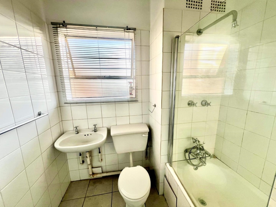 To Let 1 Bedroom Property for Rent in Malvern East Gauteng