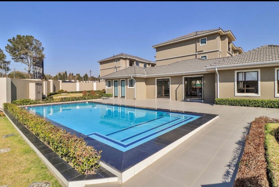 To Let 1 Bedroom Property for Rent in Broadacres Gauteng