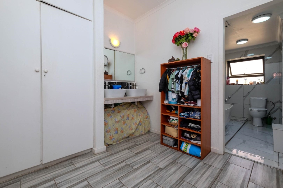 3 Bedroom Property for Sale in Bramley Park Gauteng