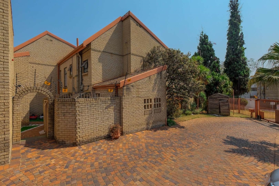 3 Bedroom Property for Sale in Bramley Park Gauteng