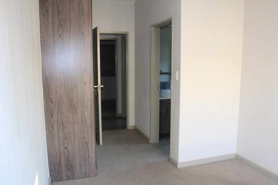 2 Bedroom Property for Sale in Lonehill Gauteng