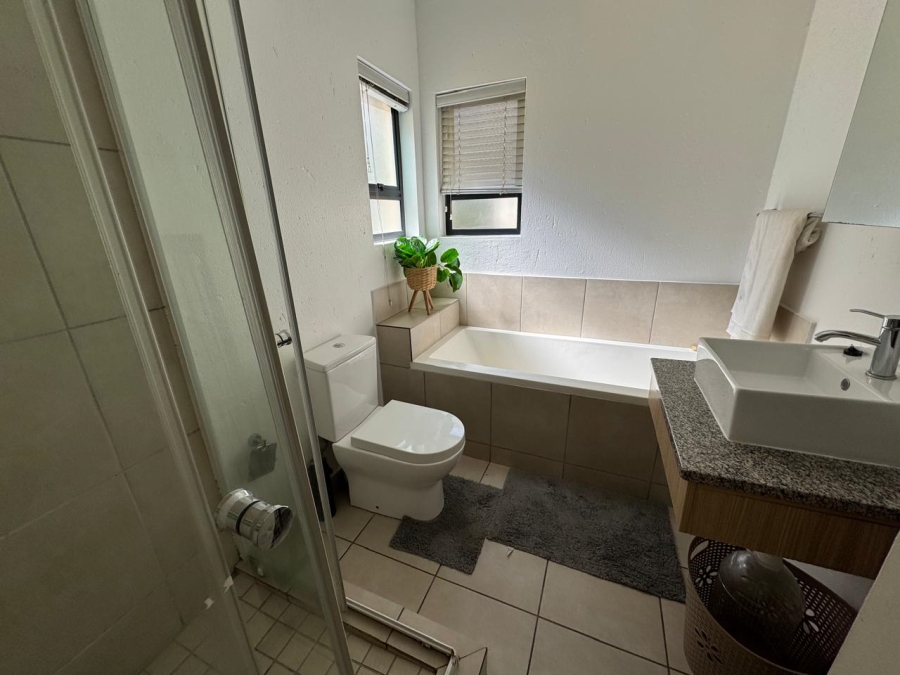 1 Bedroom Property for Sale in Lonehill Gauteng