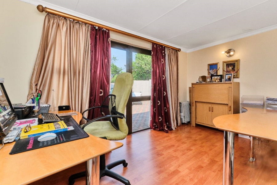 6 Bedroom Property for Sale in Bordeaux Gauteng