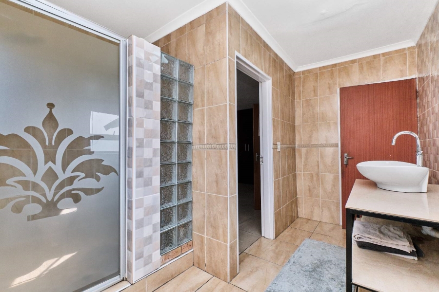 6 Bedroom Property for Sale in Bordeaux Gauteng