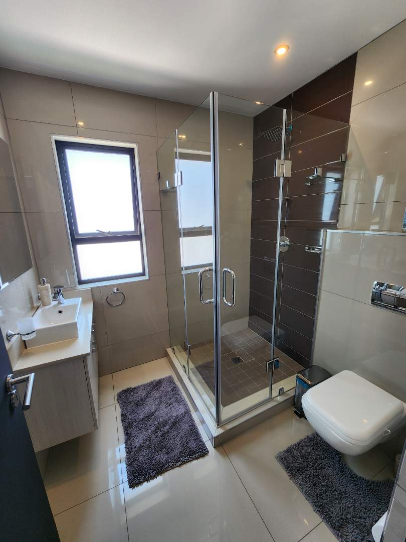 To Let 2 Bedroom Property for Rent in Saxonwold Gauteng