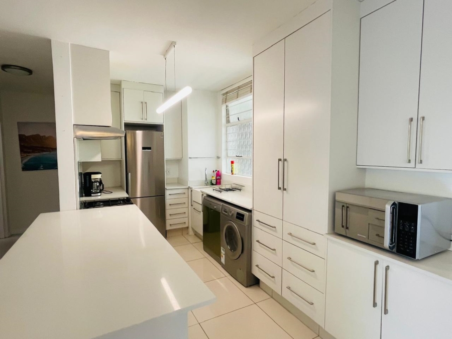 To Let 2 Bedroom Property for Rent in Sandhurst Gauteng