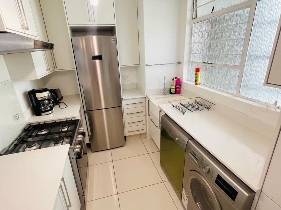 To Let 2 Bedroom Property for Rent in Sandhurst Gauteng
